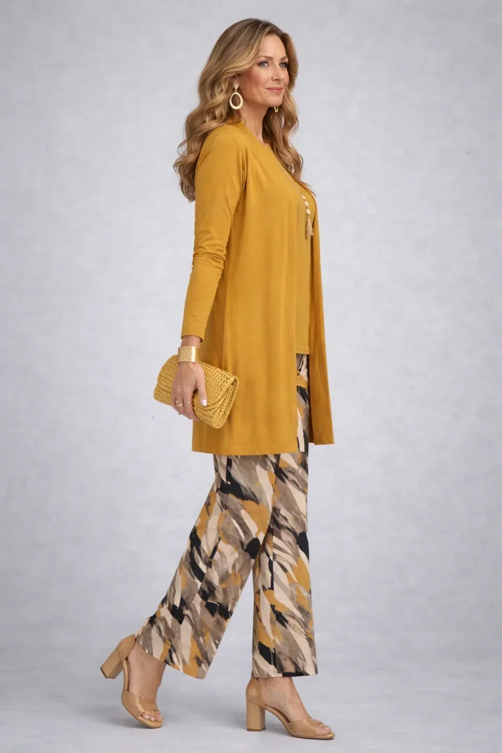 Ensemble trois pièces Honora moutarde avec pantalon imprimé