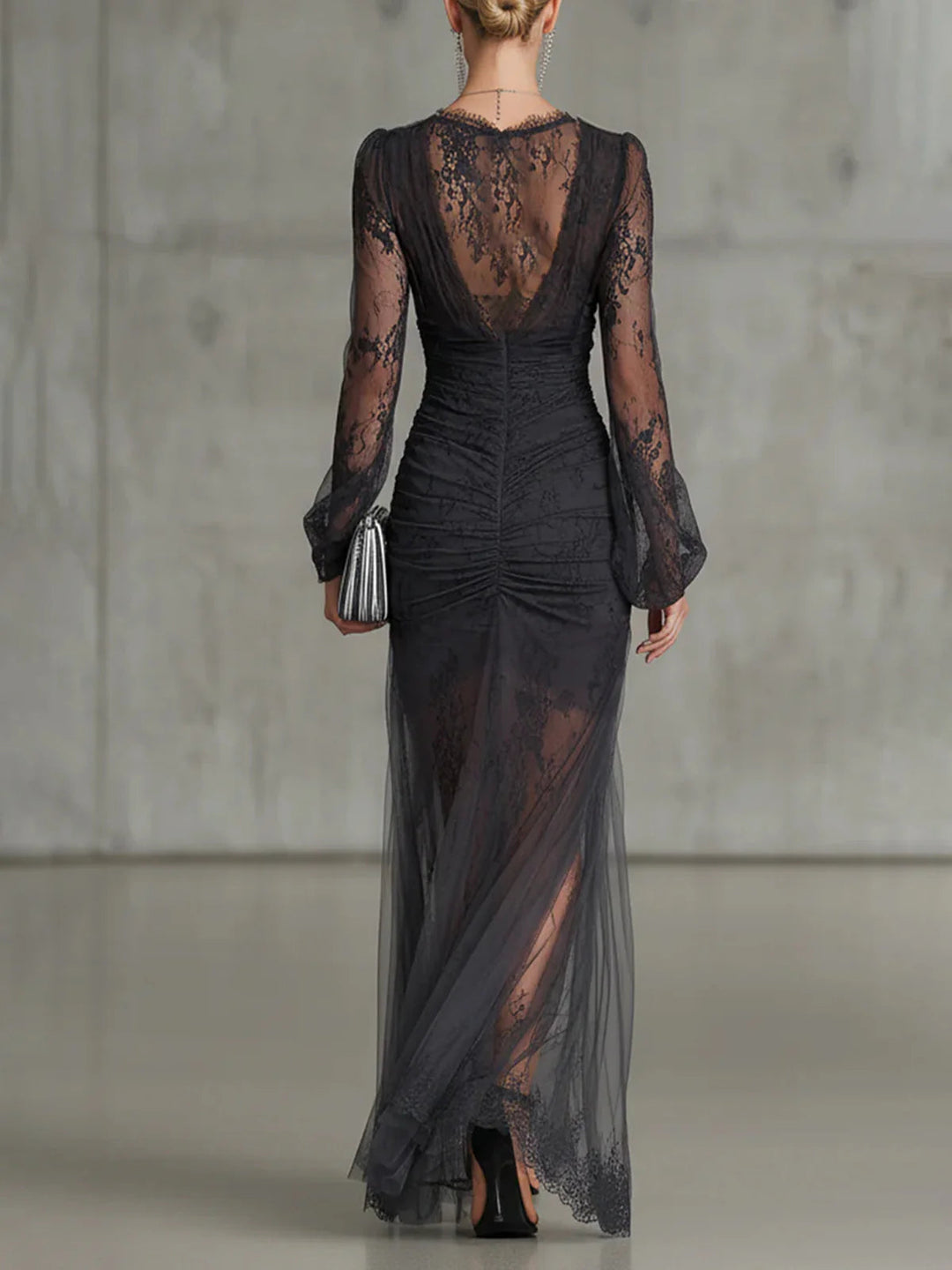 Robe longue fendue à manches longues transparente froncée en dentelle gris foncé