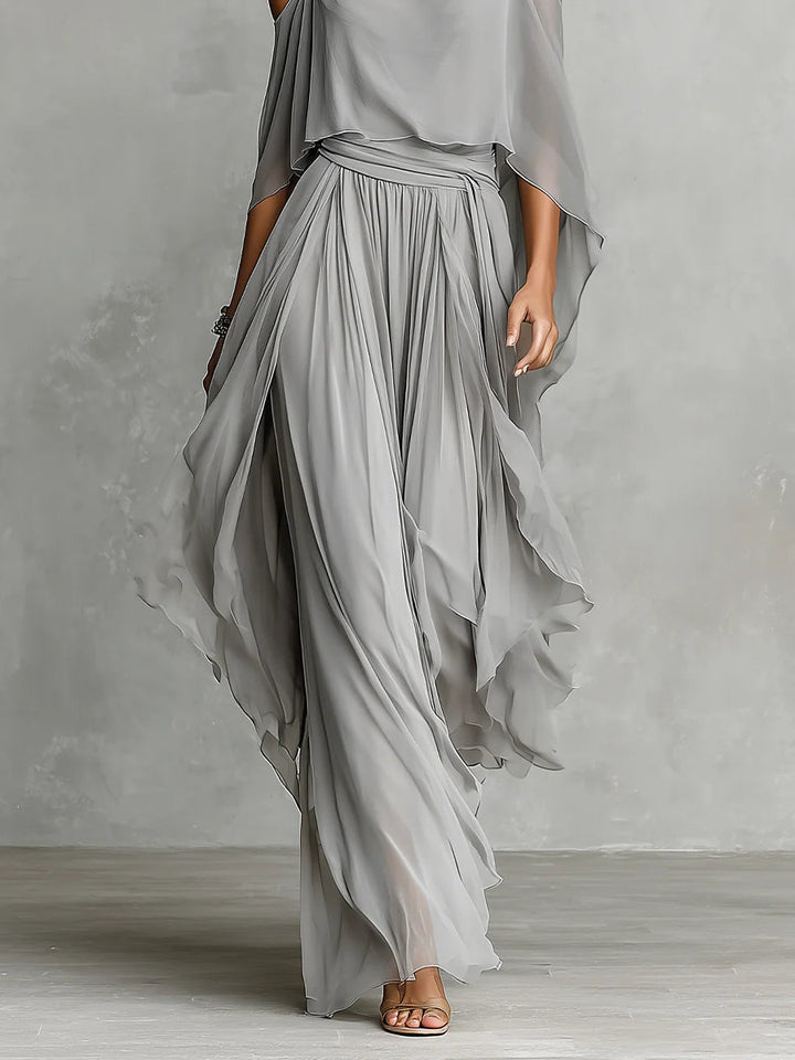 Ensemble pantalon et camisole ample en mousseline de soie gris, épaules dénudées