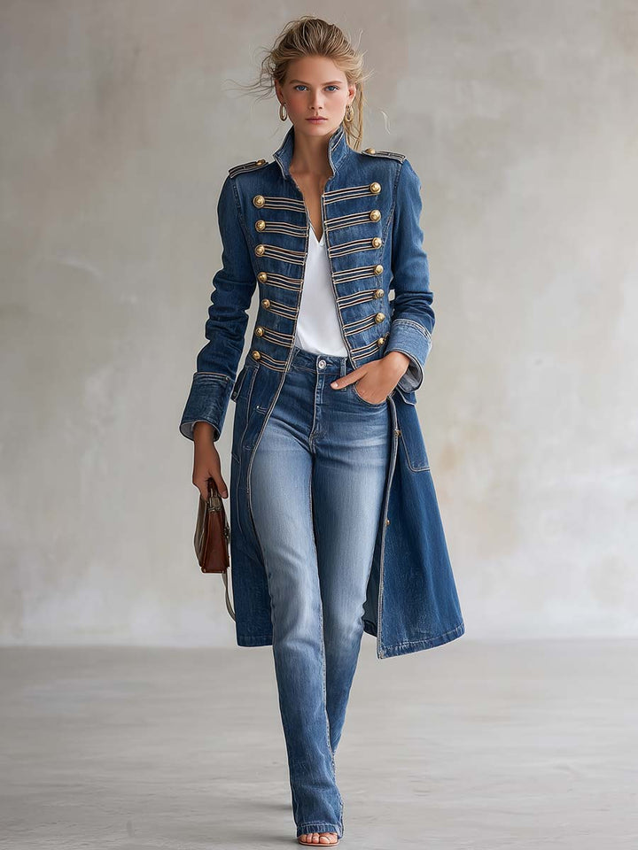 Hortense | Manteau long en jean cintré style militaire à boutons dorés