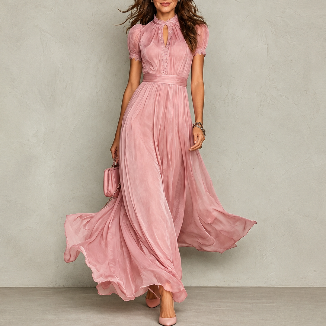 Zoey | Robe plissée élégante à col volanté