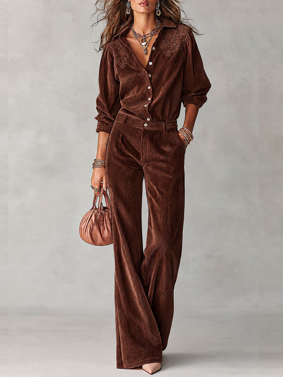Ensemble bohème avec chemise en velours côtelé bordée de dentelle et pantalon à jambes larges