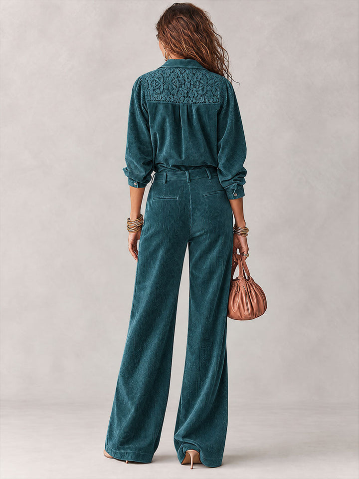 Ensemble bohème avec chemise en velours côtelé bordée de dentelle et pantalon à jambes larges