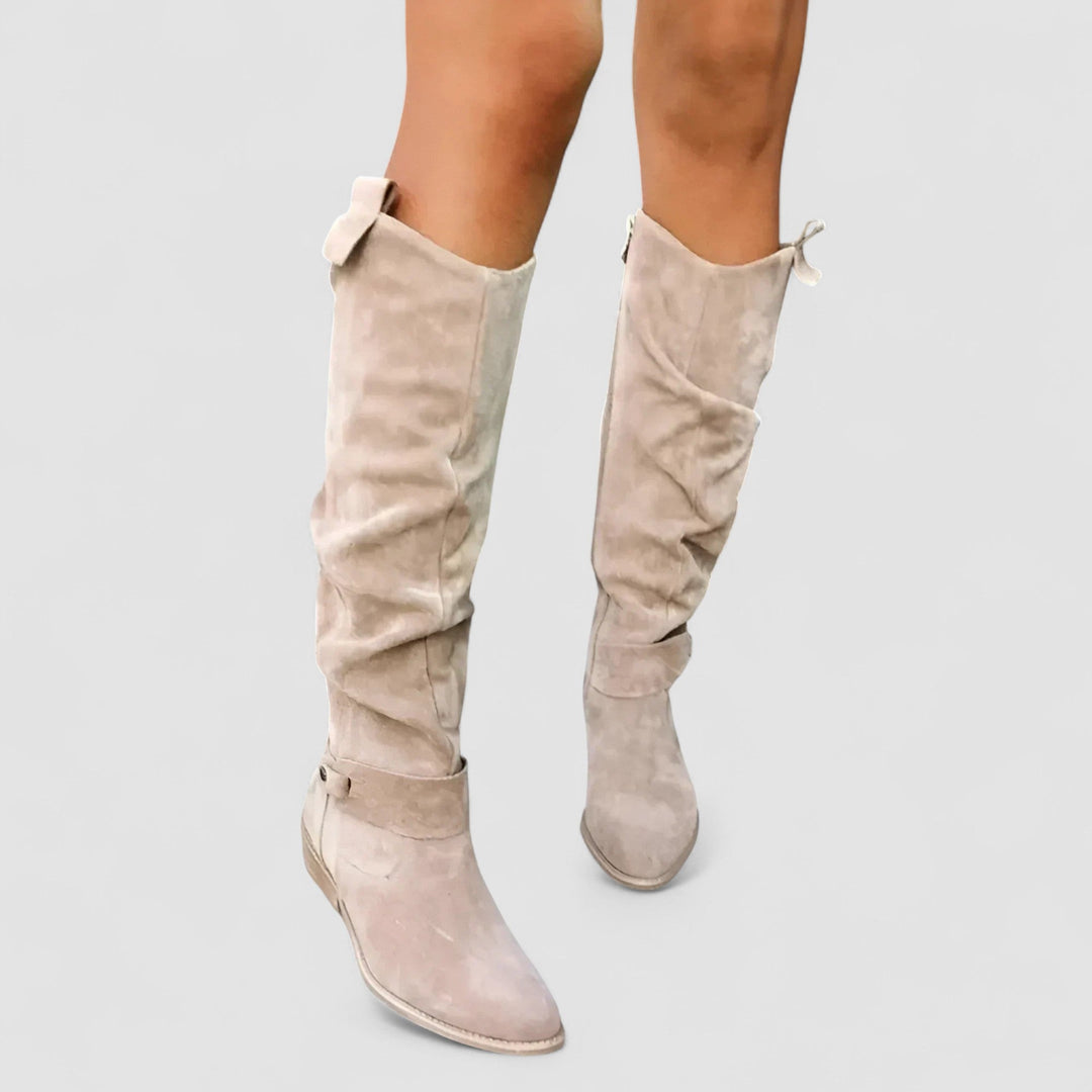 Charlotte – Bottes hautes en daim doux à petit talon confortable