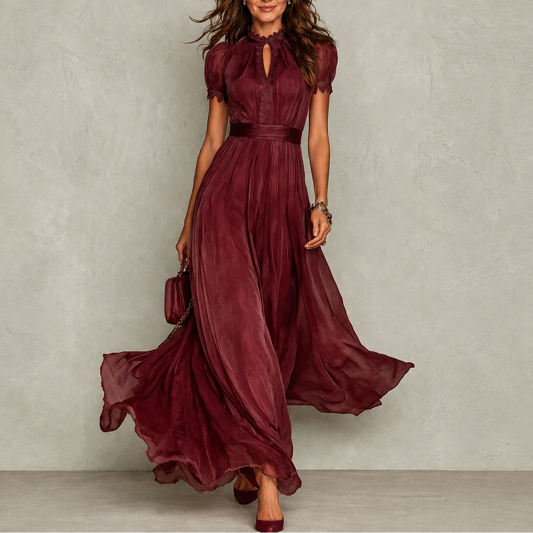 Zoey | Robe plissée élégante à col volanté