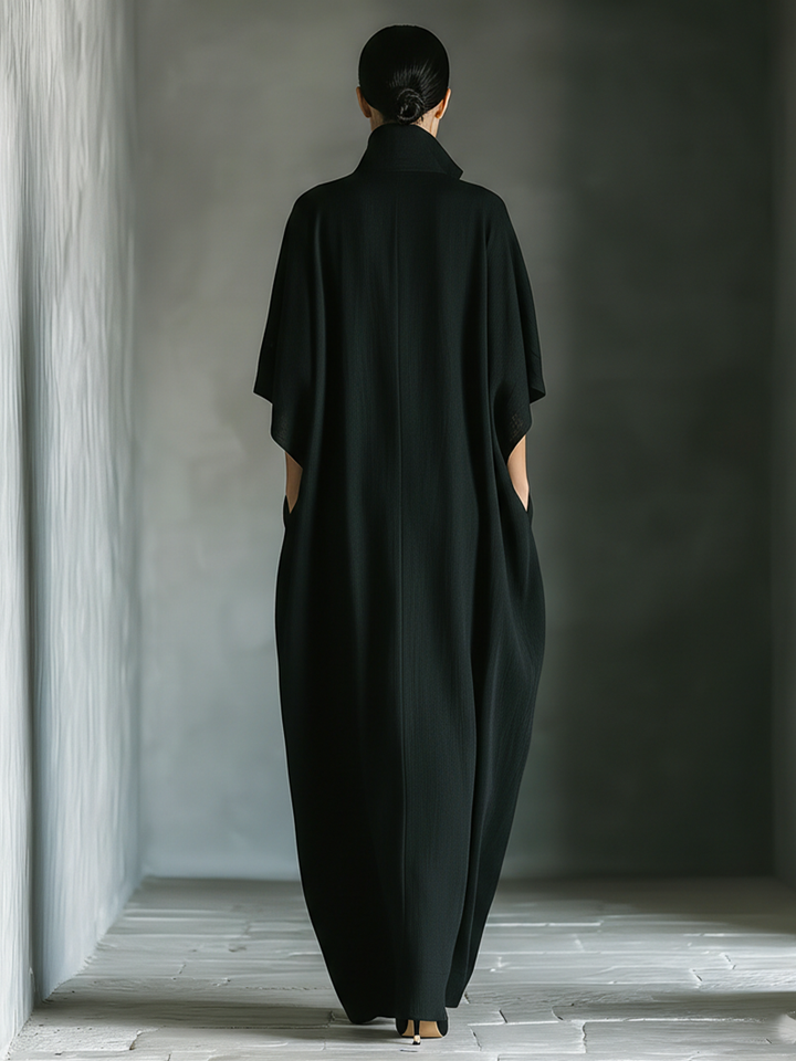 Costanza | Maxi robe noire avec manches kimono et décolleté en V
