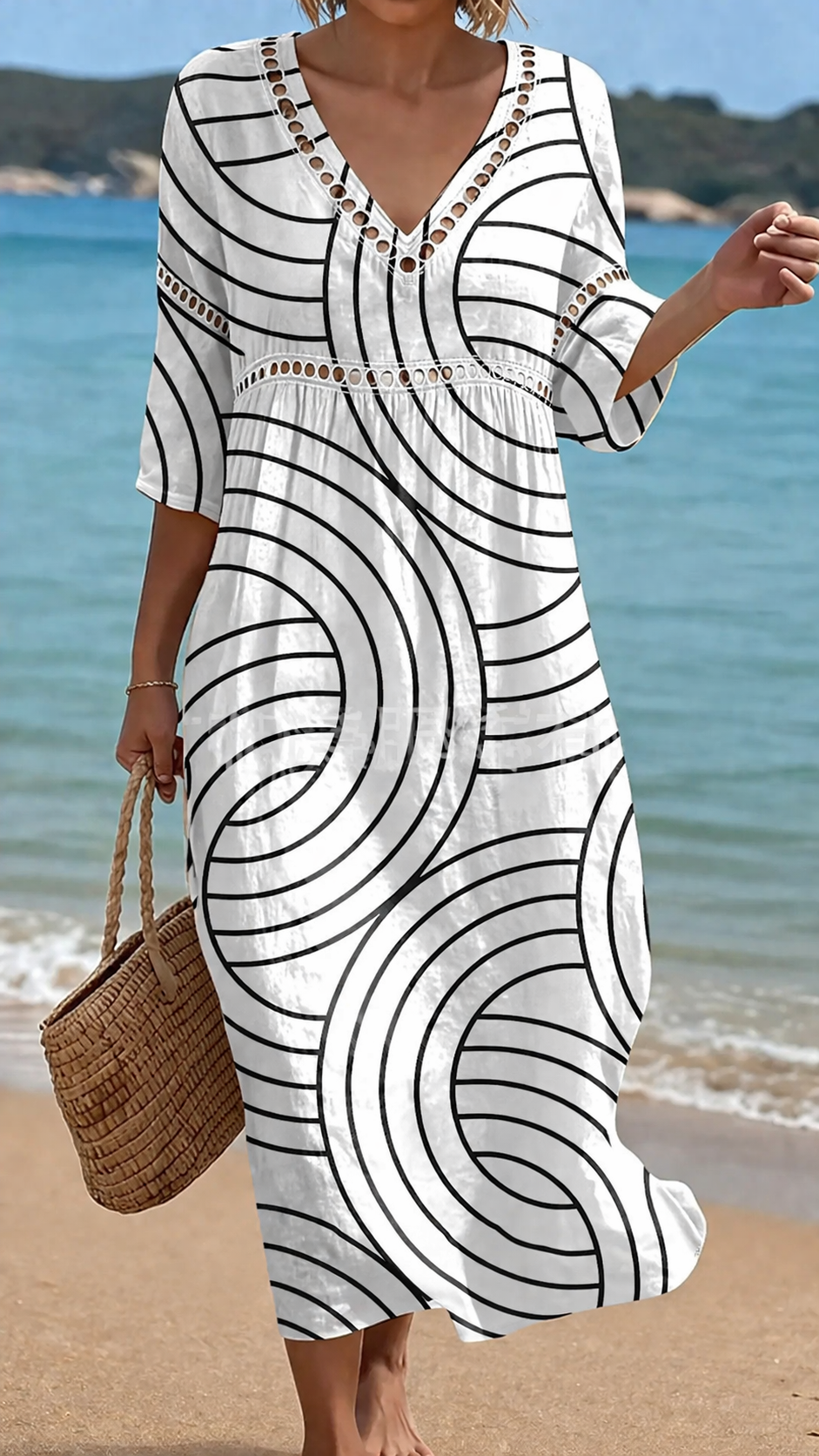 Robe de plage aux lignes modernes