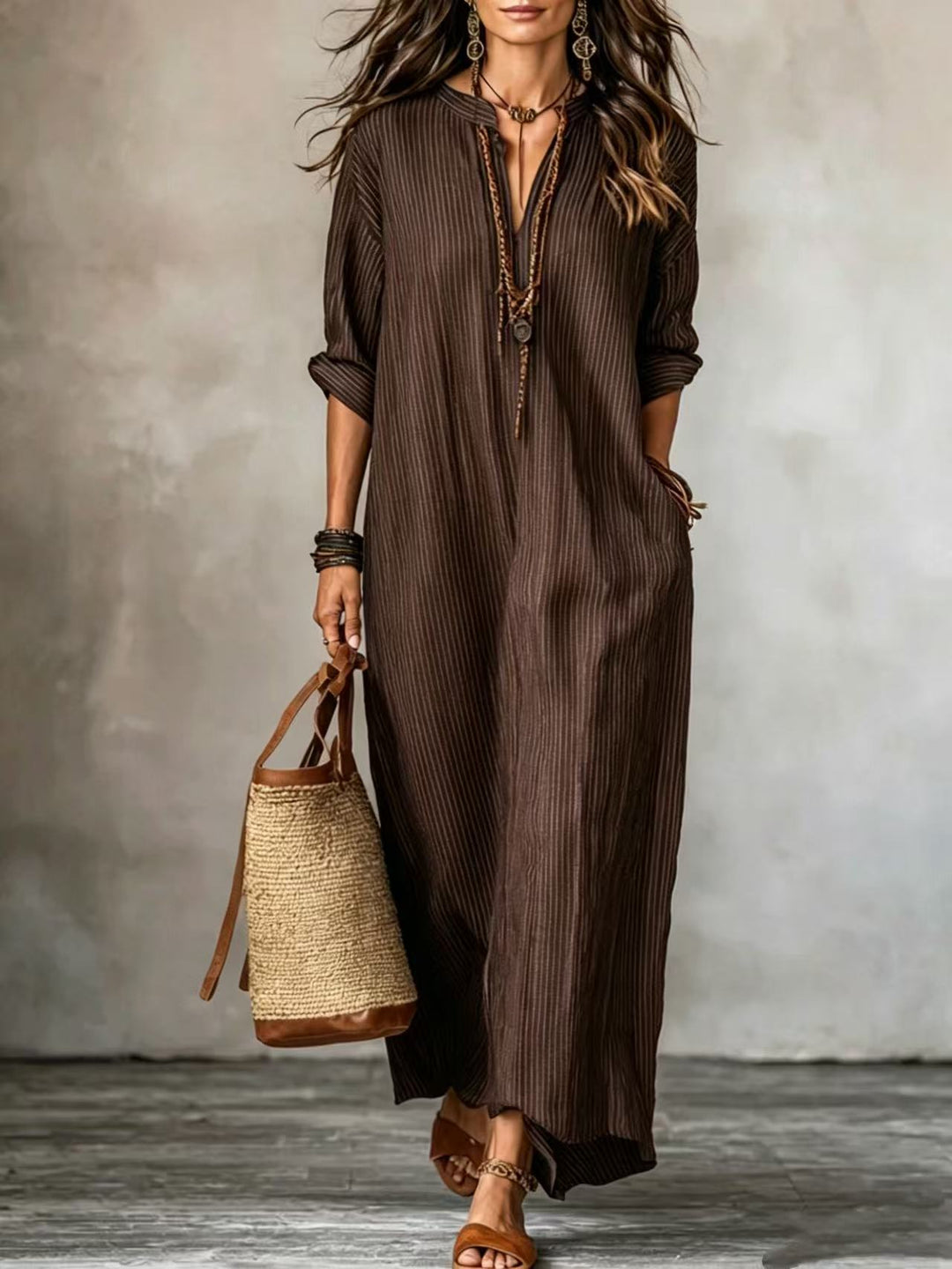 HAVEN | Robe longue élégante à rayures avec col en V, manches longues et poches latérales pratiques