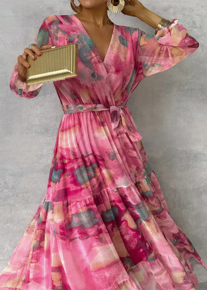 ZOEY | Robe portefeuille fleurie aux couleurs vives, avec une coupe flatteuse à volants superposés
