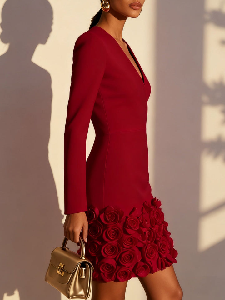 Annabelle | Robe mini ajustée avec ourlet sculpté en forme de rose