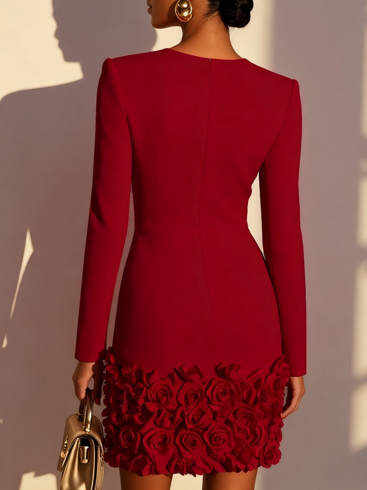 Annabelle | Robe mini ajustée avec ourlet sculpté en forme de rose