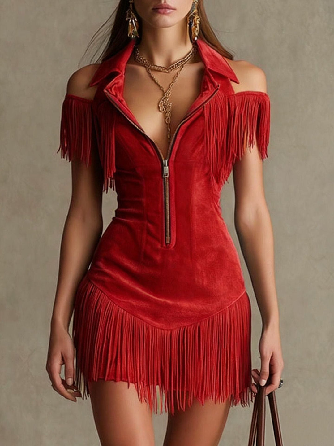 Julia | Robe western rétro en daim d’inspiration américaine, à épaules dénudées, avec détails à franges