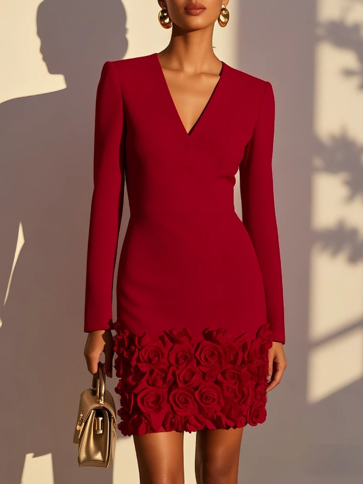 Annabelle | Robe mini ajustée avec ourlet sculpté en forme de rose