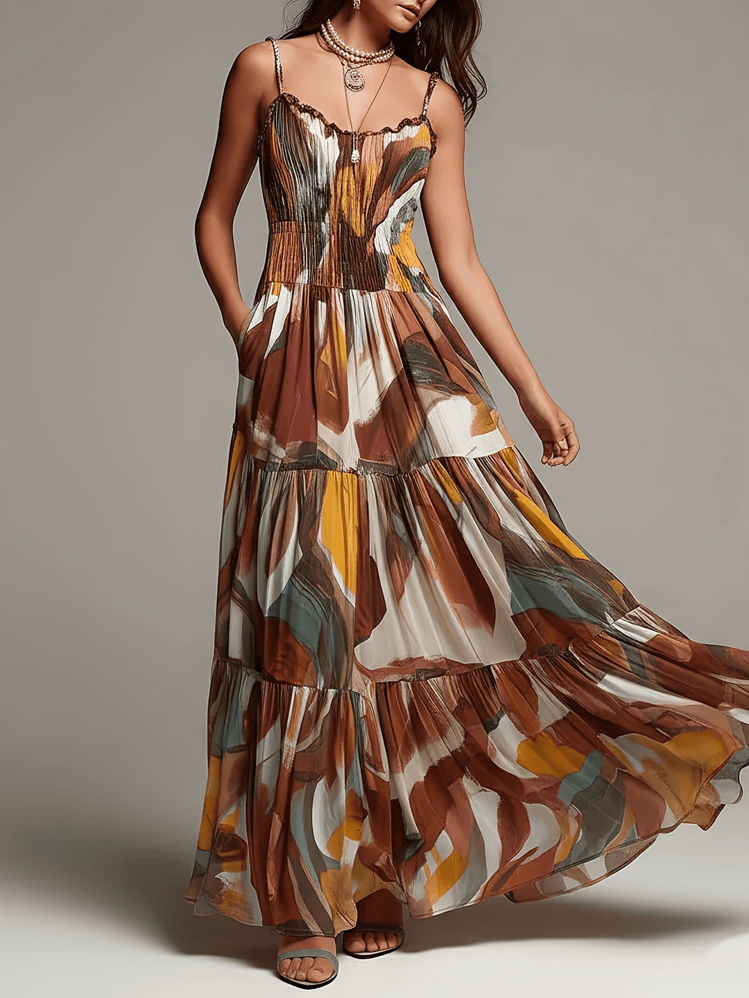 Robe longue à volants et smocks, imprimé abstrait