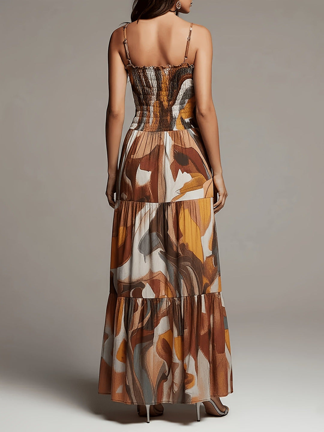Robe longue à volants et smocks, imprimé abstrait