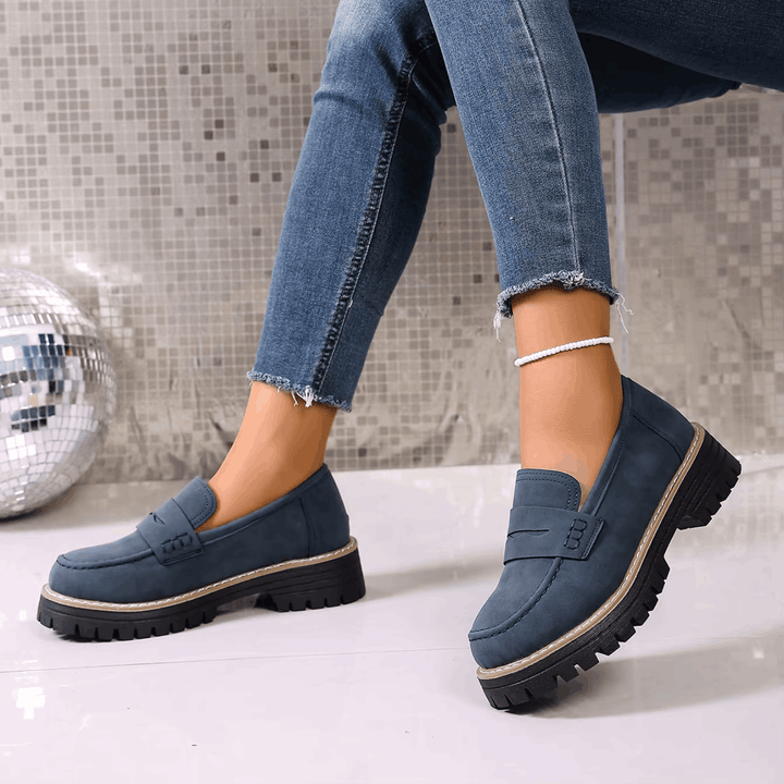 Elsa – Mocassins effet daim à semelle crantée élégante