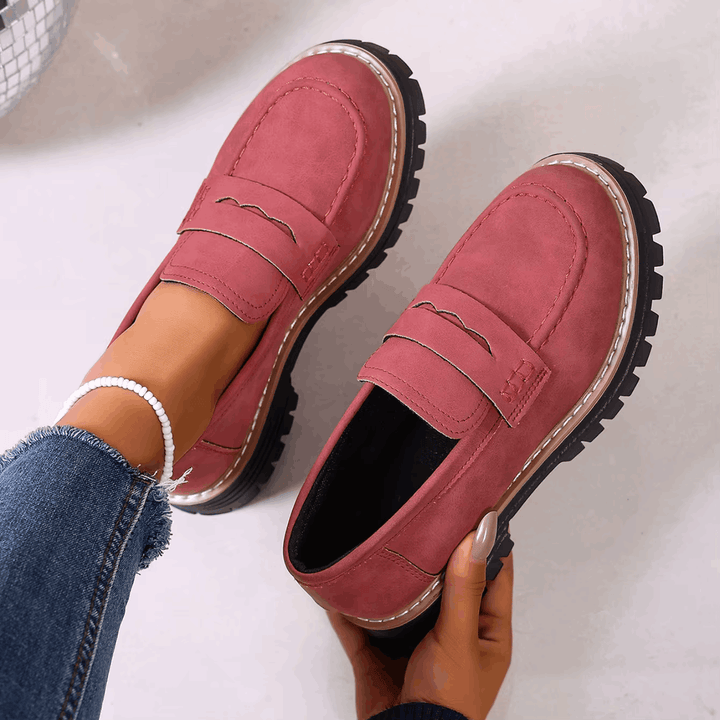 Elsa – Mocassins effet daim à semelle crantée élégante