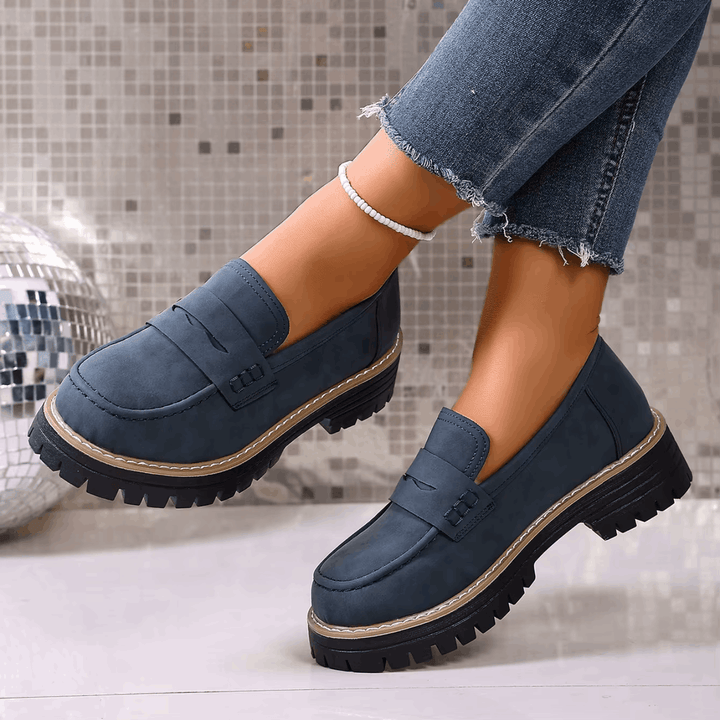Elsa – Mocassins effet daim à semelle crantée élégante