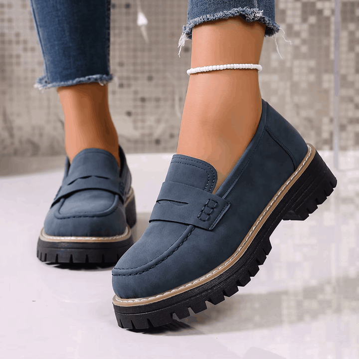 Elsa – Mocassins effet daim à semelle crantée élégante