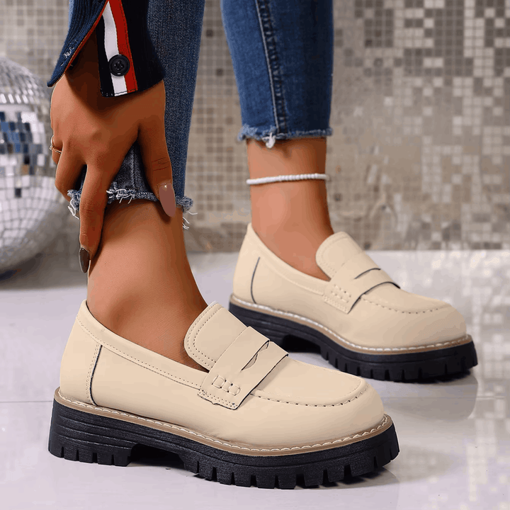 Elsa – Mocassins effet daim à semelle crantée élégante