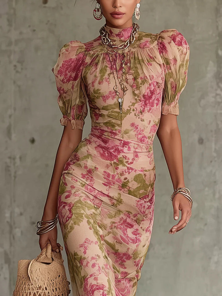 Robe longue à imprimé roses vintage et manches bouffantes (accessoires non inclus)