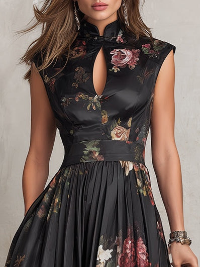 Robe midi noire en satin plissé à fleurs et col ajouré