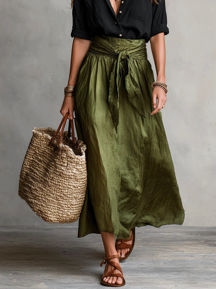 RIVER | Ensemble deux pièces : top noir et jupe midi vert olive