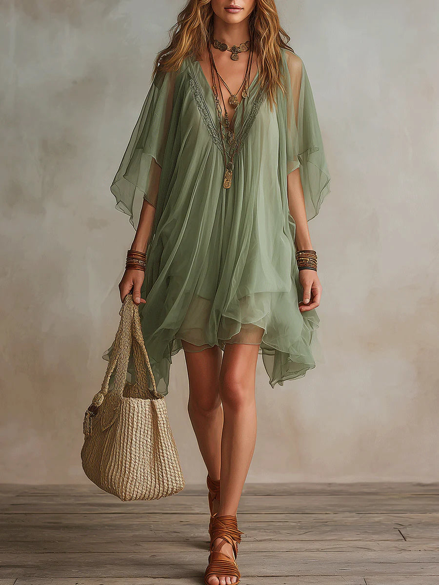 Robe courte verte en mousseline à col en V et volants superposés
