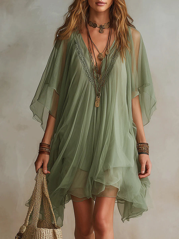 Robe courte verte en mousseline à col en V et volants superposés