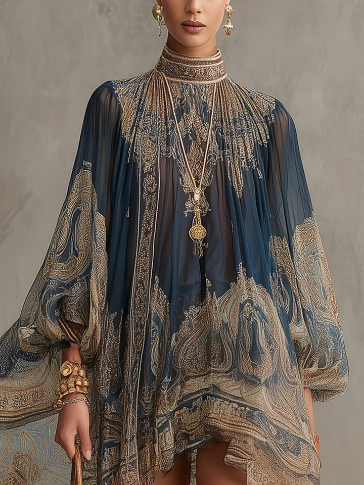 Robe courte bleu marine en mousseline à imprimé baroque, col haut et ourlet asymétrique