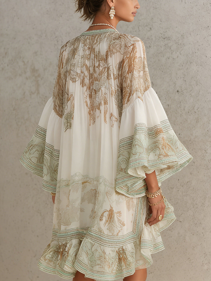 Robe courte verte en mousseline imprimée à manches évasées et ourlet à volants