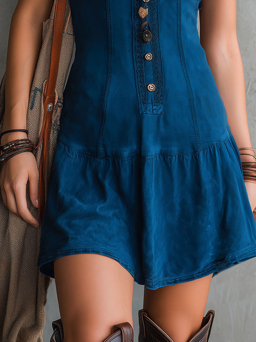 Robe courte bohème indigo à col en V boutonné et sans manches