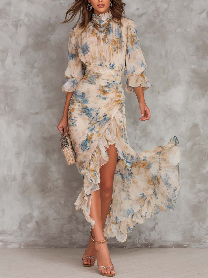 Robe longue beige col roulé en mousseline, imprimé floral peinture à l'huile et ourlet asymétrique