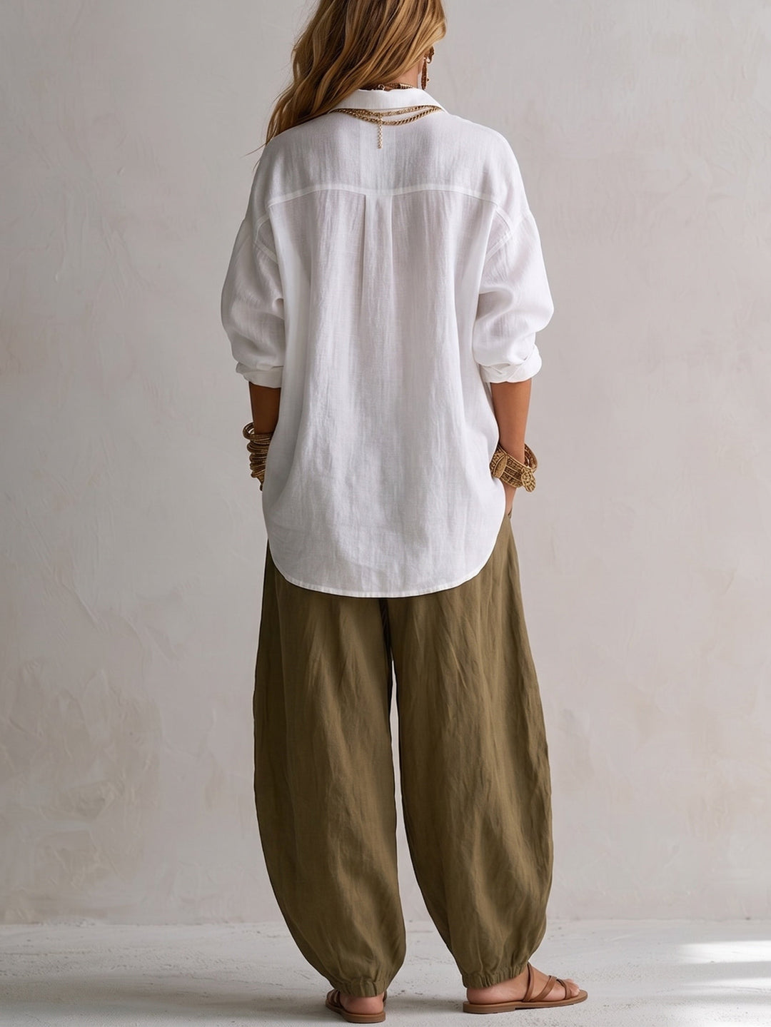 Capucine | Chemise Blanche Ample et Pantalon Lantern Vert Olive