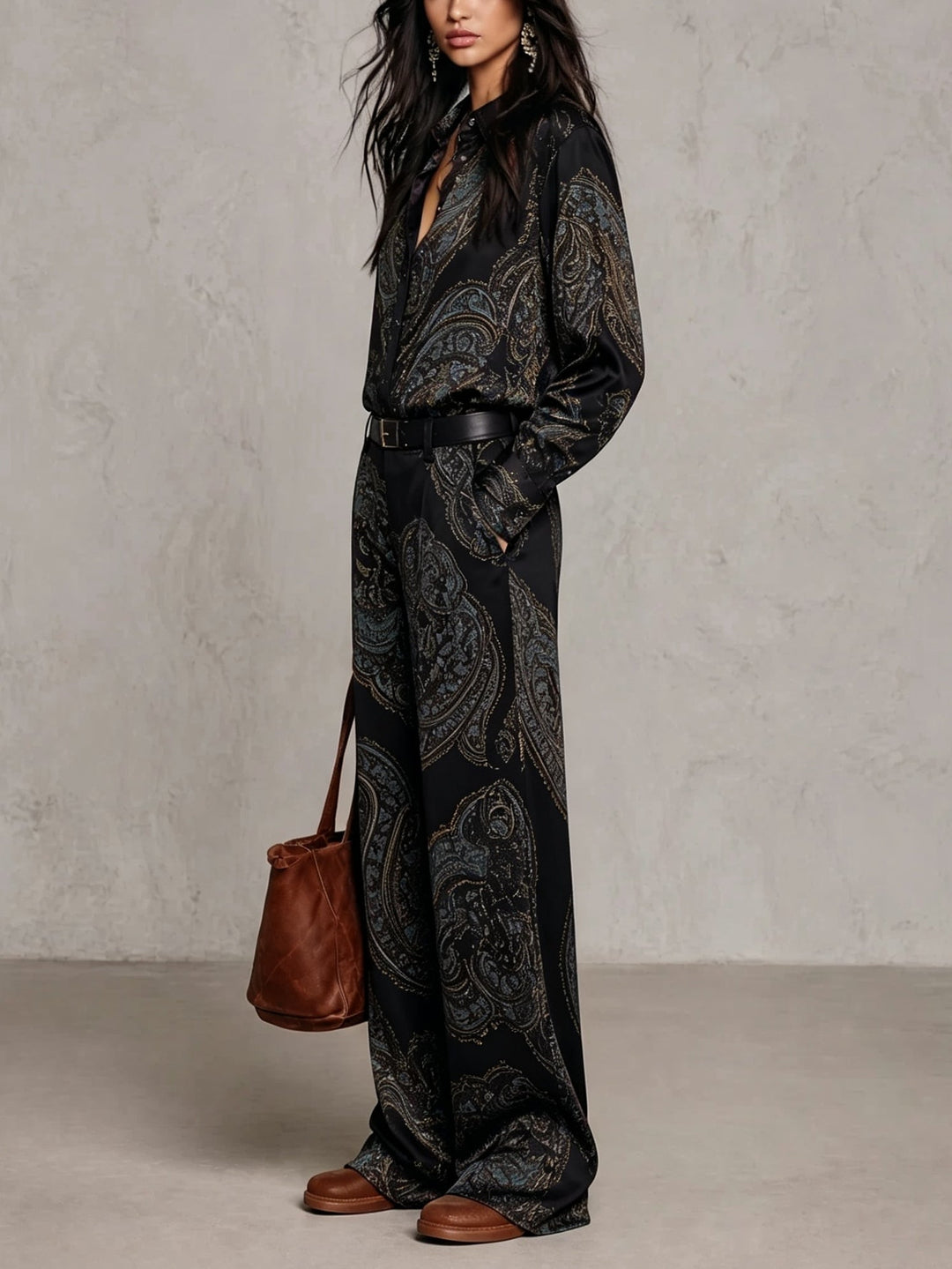 Ensemble chemise satinée à manches longues et pantalon à jambes larges à imprimé cachemire bordeaux-violet (avec ceinture)