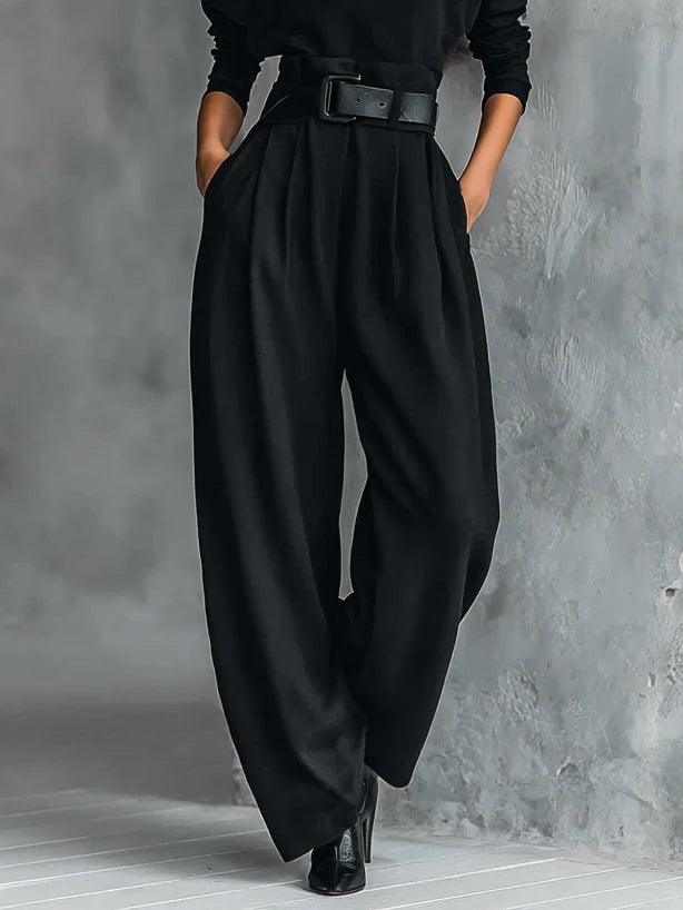 Noëlla | Ensemble Haut Col Roulé Noir et Pantalon Droit