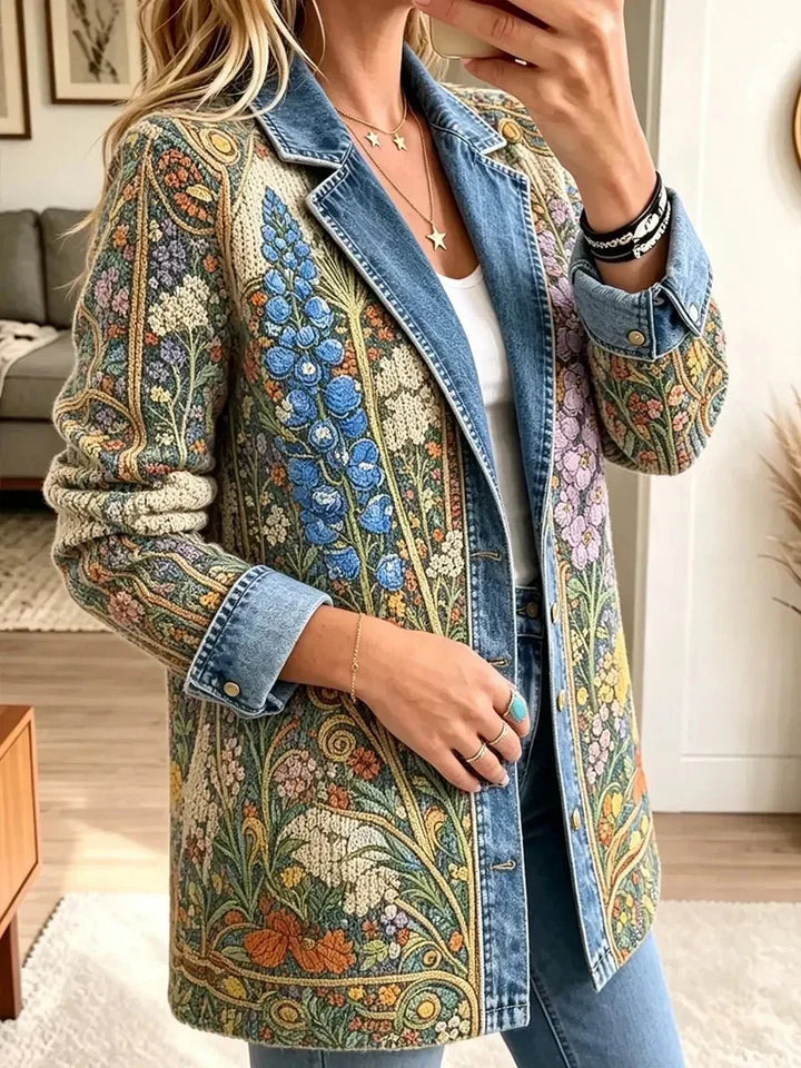 Veste en jean fleurie vintage Elizabeth – Un style intemporel avec une touche féminine