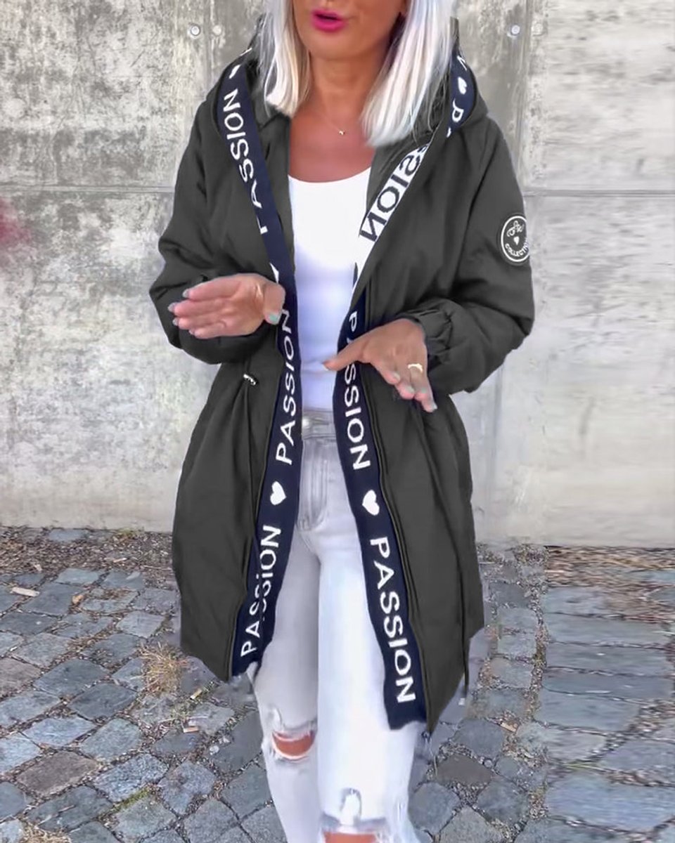 Camila | Élégante parka midi à capuche avec cordon de serrage