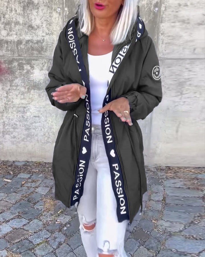 Camila | Élégante parka midi à capuche avec cordon de serrage