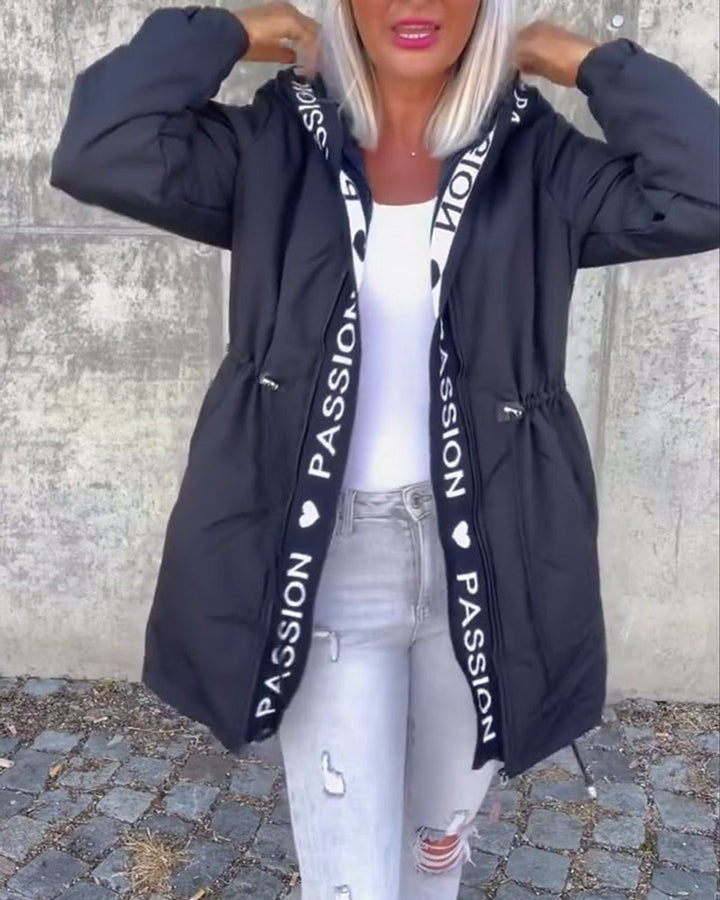 Camila | Élégante parka midi à capuche avec cordon de serrage