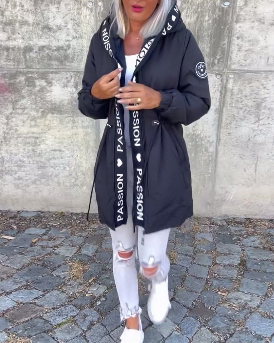 Camila | Élégante parka midi à capuche avec cordon de serrage